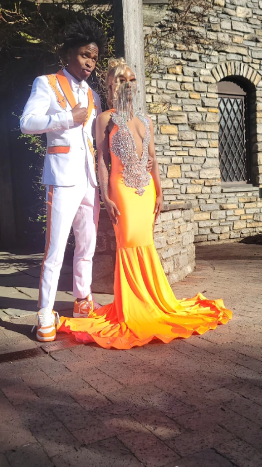 Chic White Orange Shawl Lapel Prom Suit
