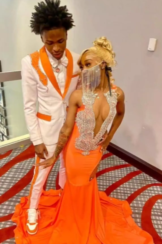 Chic White Orange Shawl Lapel Prom Suit