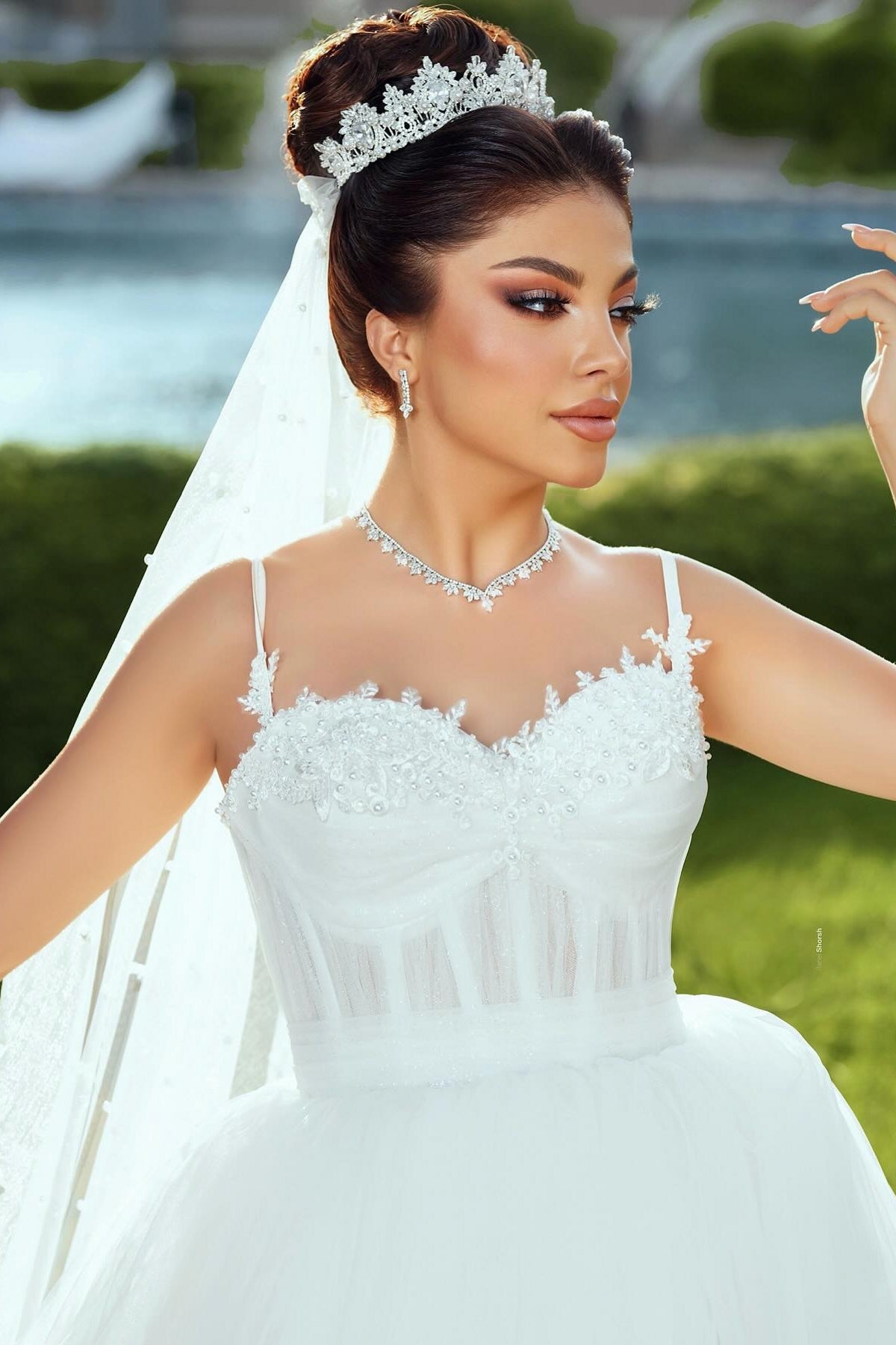 Chic White Sweetheart Spaghetti Strap Sleeveless Ball Gown Tulle Wedding Dresses With Pearls And Appliques