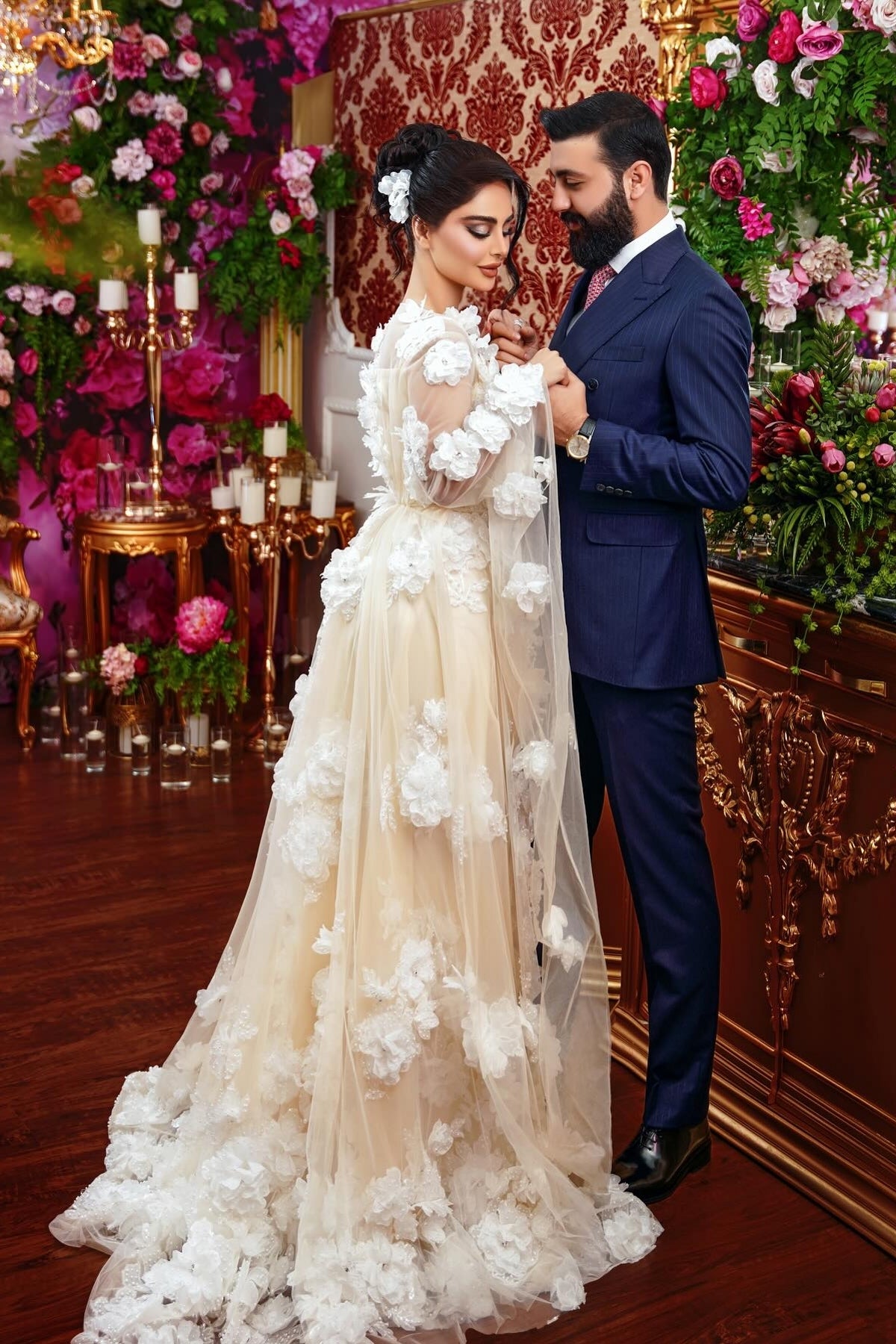 Chic Champagne A-Line Square Beaded Illusion Sleeves Sequined Long Tulle Wedding Dresses With 3D Flowers