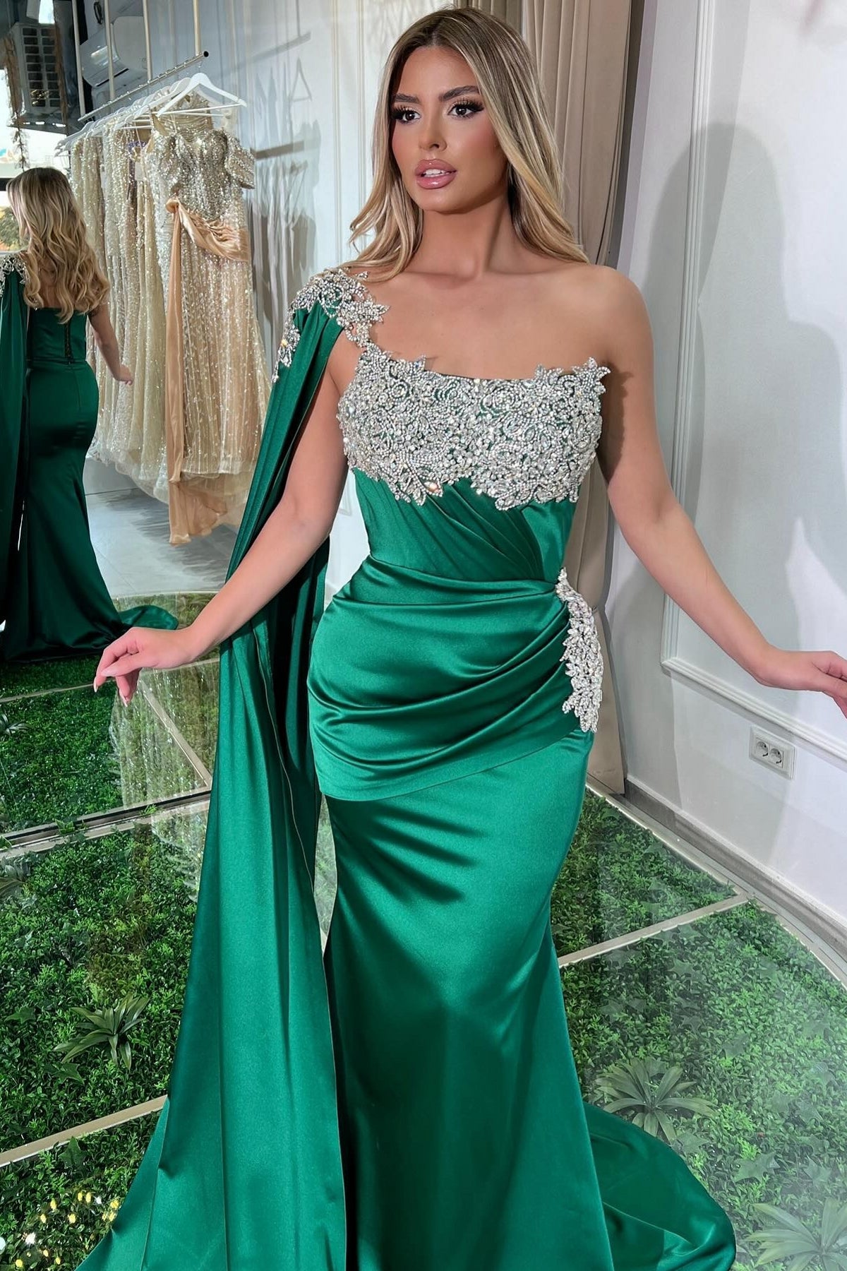 Chic Green Mermaid Strapless One-Shoulder Beaded Cap Sleeve Ruffle Long Satin Evening Dresses With Appliques