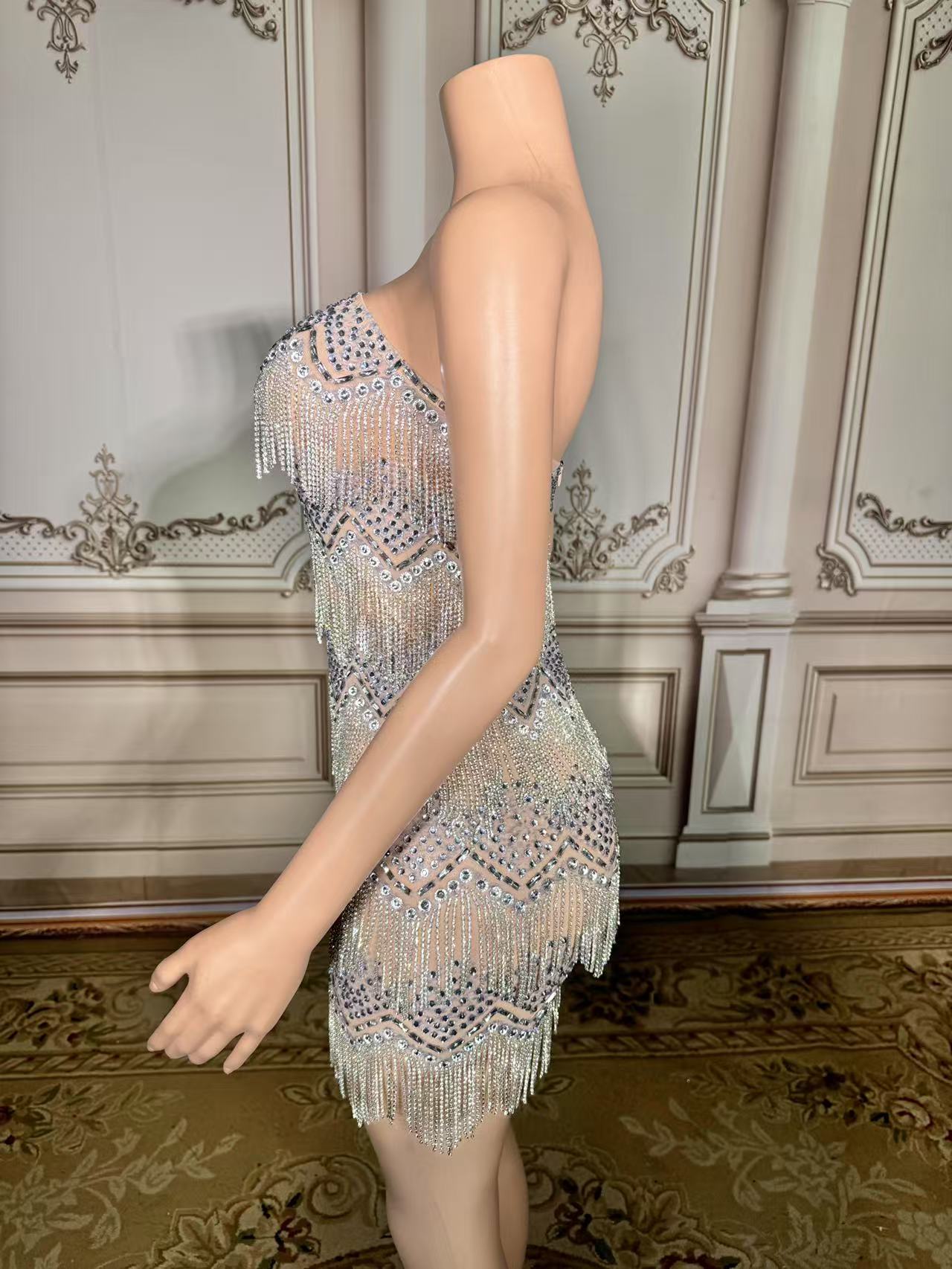 Chic Sliver Strapless Column Beaded Sleeveless Short Tulle Tassel Evening Dresses With Rhinestones