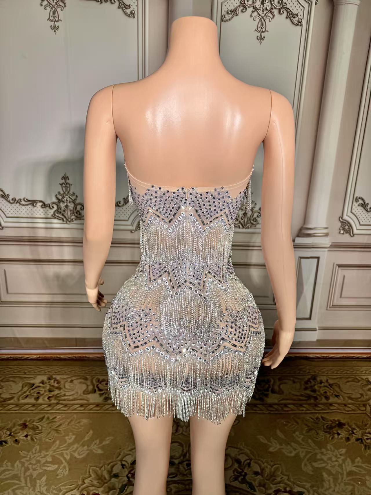 Chic Sliver Strapless Column Beaded Sleeveless Short Tulle Tassel Evening Dresses With Rhinestones