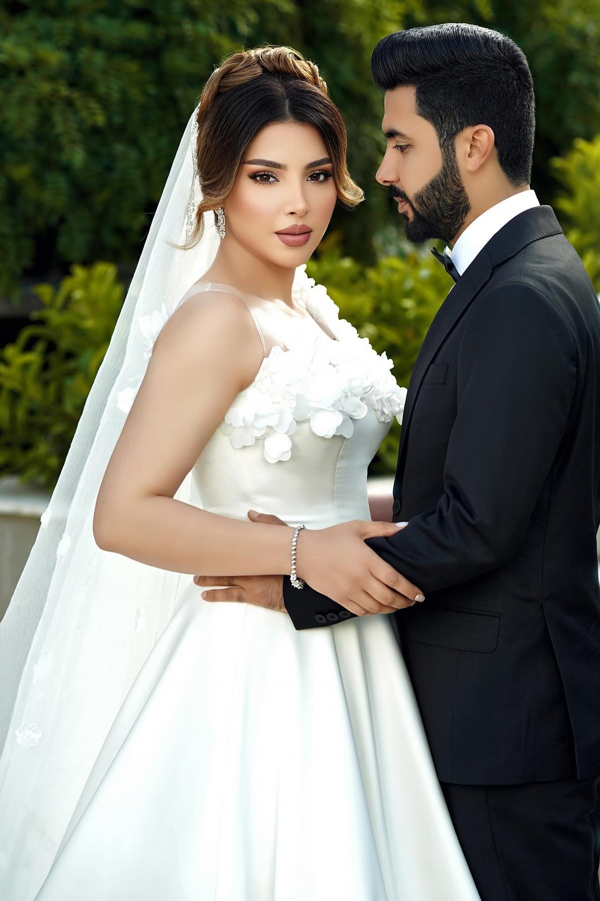 Chic White One-Shoulder Sleeveless Sweep Train Ball Gown Long Satin Wedding Dresses With 3D Flowers