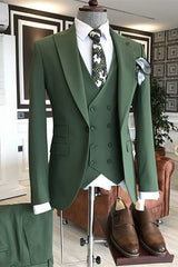 Contemporary Emerald Peaked Lapel Three-Piece Prom Attire