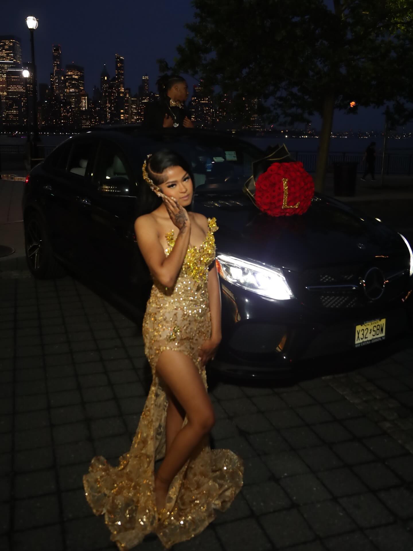 Designer Gold Sweetheart Sleeveless Mermaid Prom Dress with Beaded Appliques and Slit