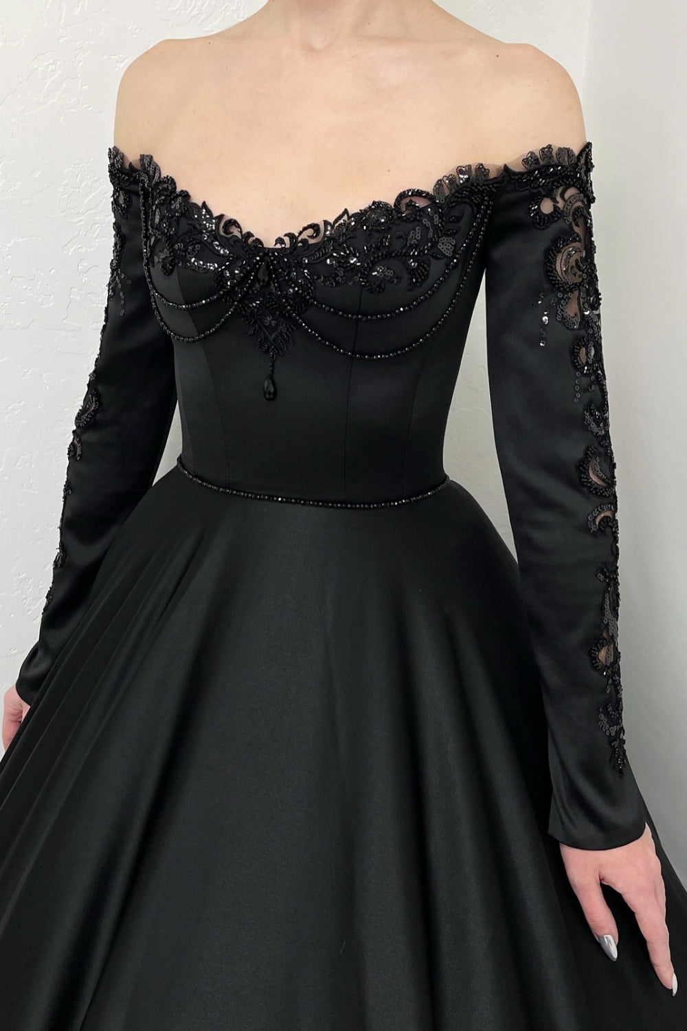 Elegant Black A-Line V-Neck Lace Off-The-Shoulder Long Sleeves Beading Sequined Cathedral Train Satin Ball Gown Evening Dresses