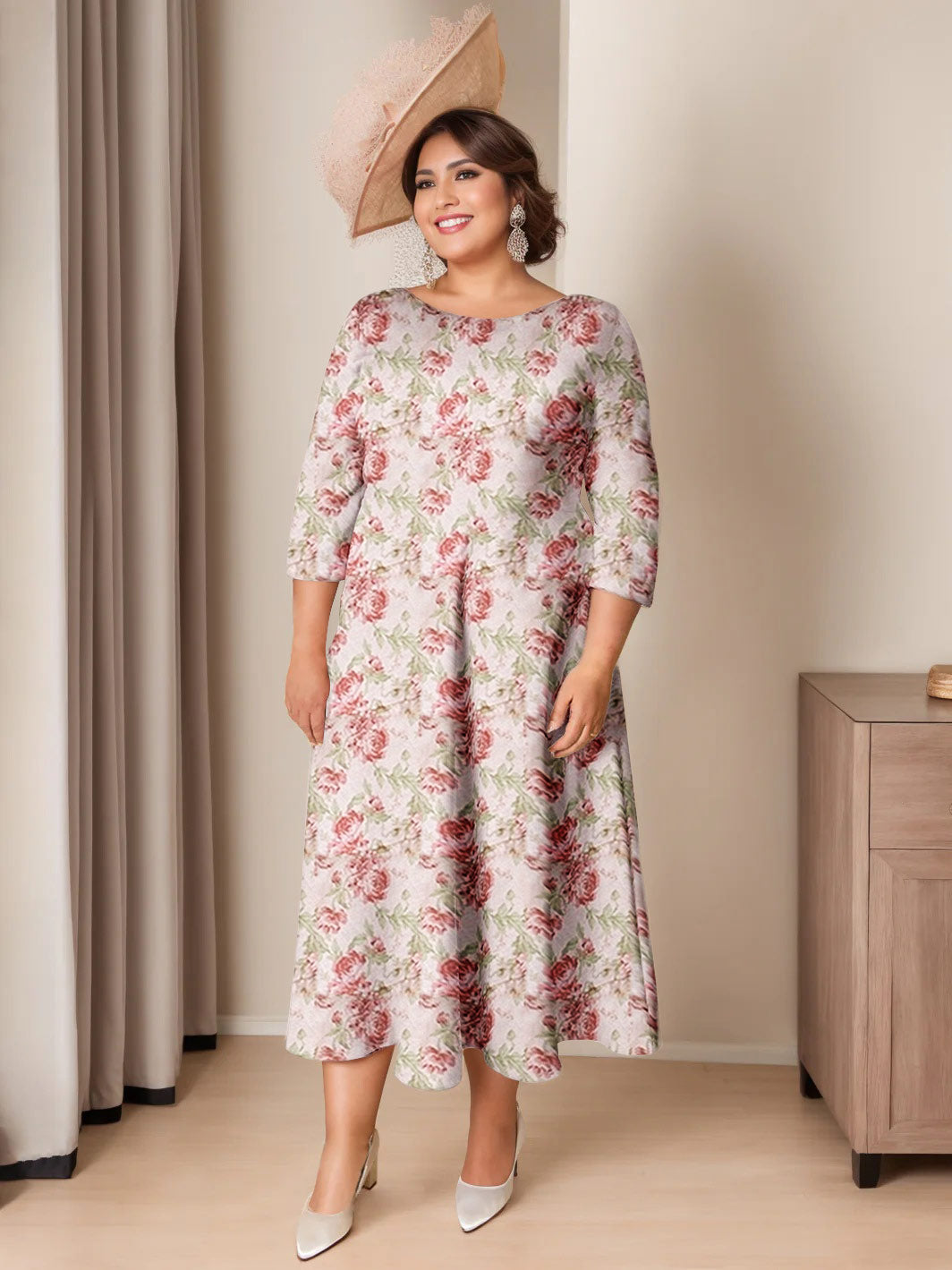 Elegant Plus Size Printed Floral Mother of the Bride Dress with 3/4 Sleeves and A-Line Princess Cut