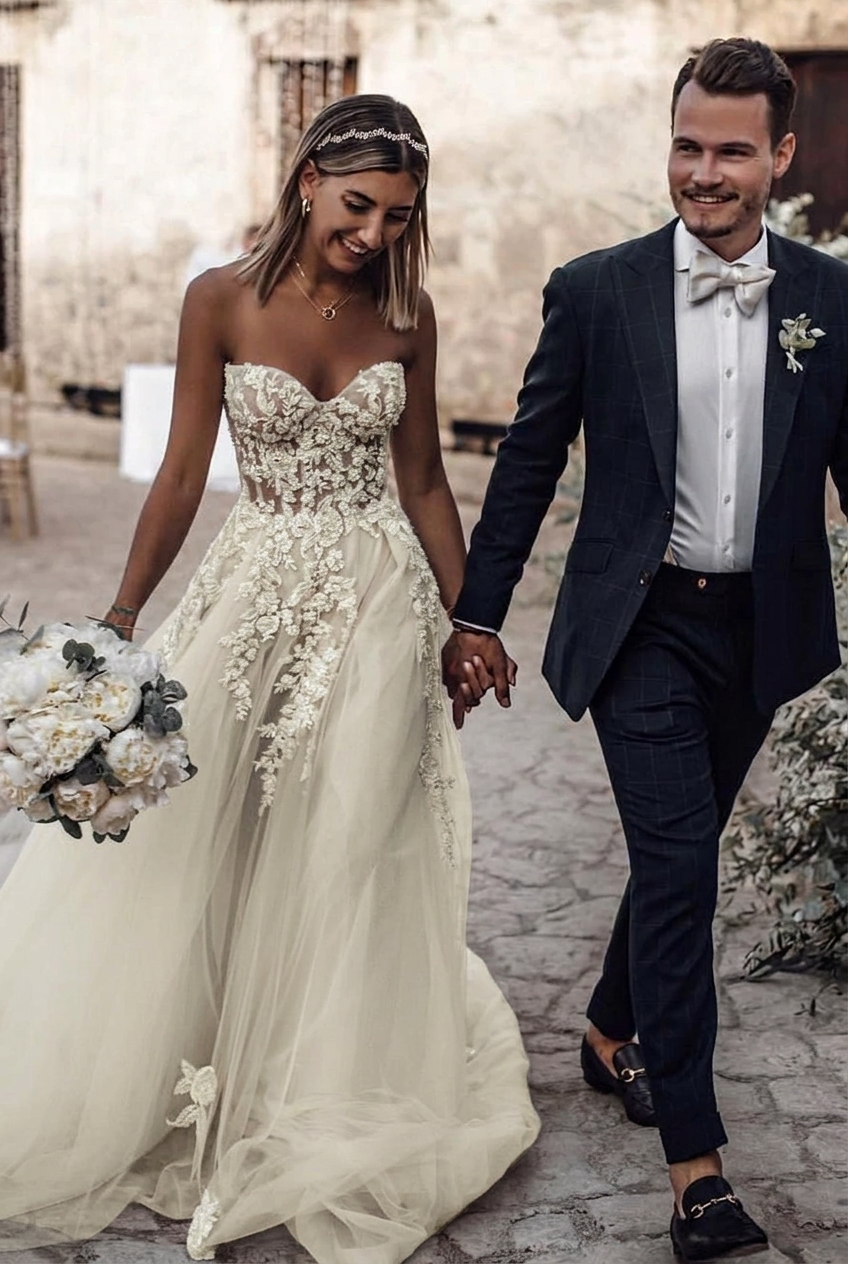 Ivory sweetheart applique a-line wedding dress