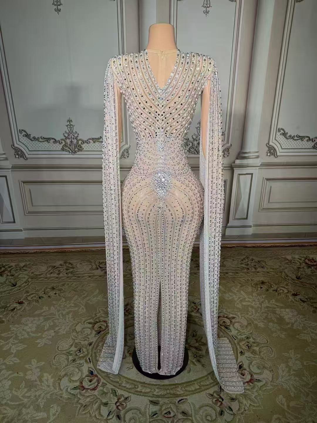 Elegant Silver V-Neck Column Beaded Cap Sleeveless Floor-Length Slit Tulle Evening Dresses With Pearls And Rhinestones