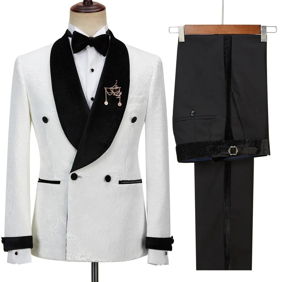 Elegant White Jacquard Double Breasted Groom's Wedding Suit With Black Velvet Lapel