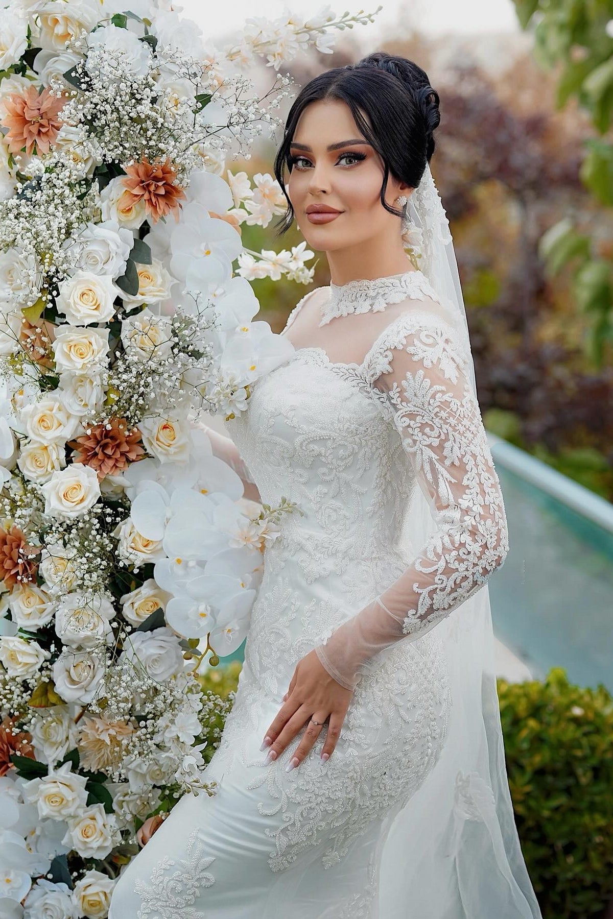 Elegant White Mermaid High-Neck Lace Long Sleeves Sequined Tulle Wedding Dresses With Appliques