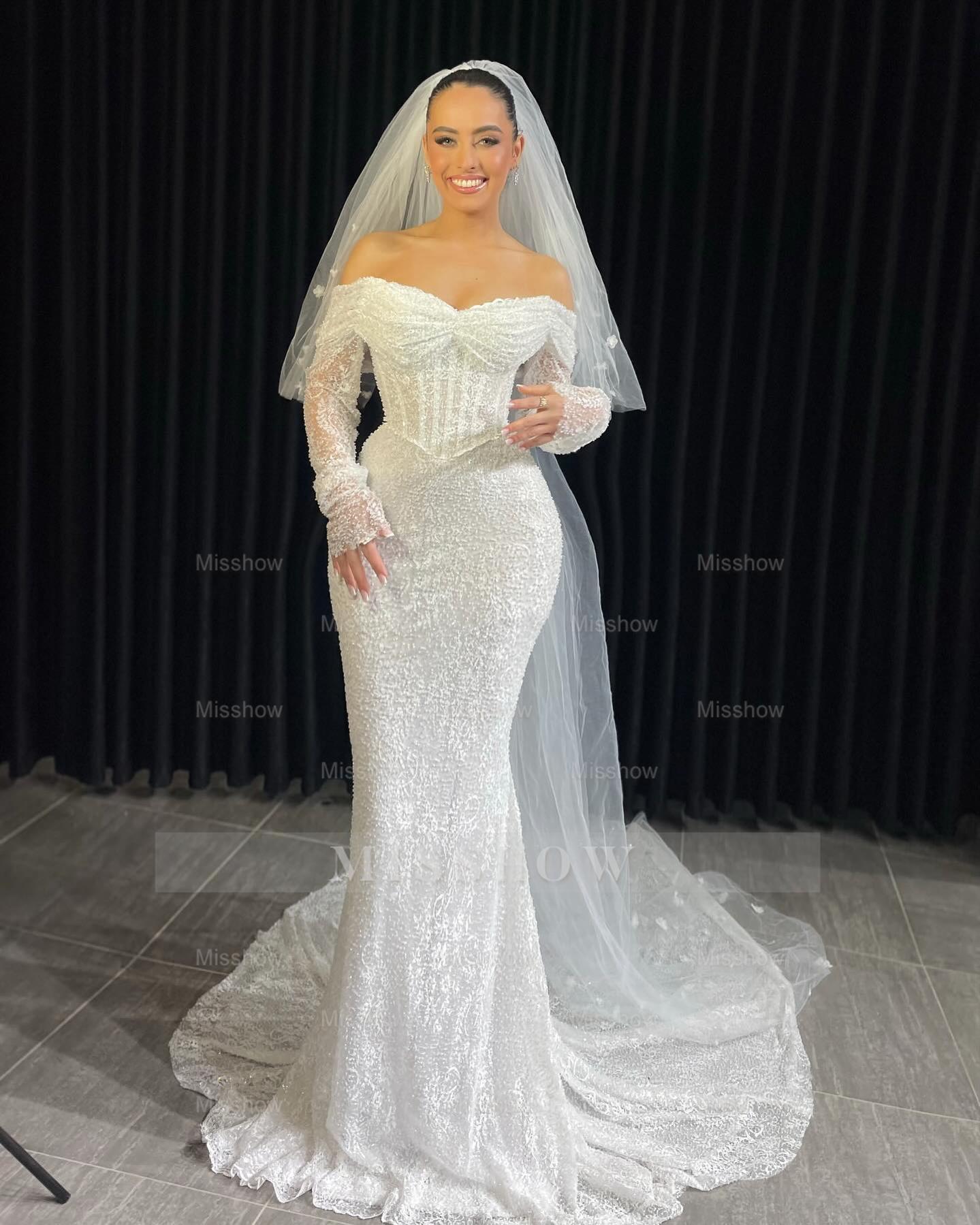 Elegant White Sweetheart Long-Sleeve Mermaid Wedding Dress with Chapel Train