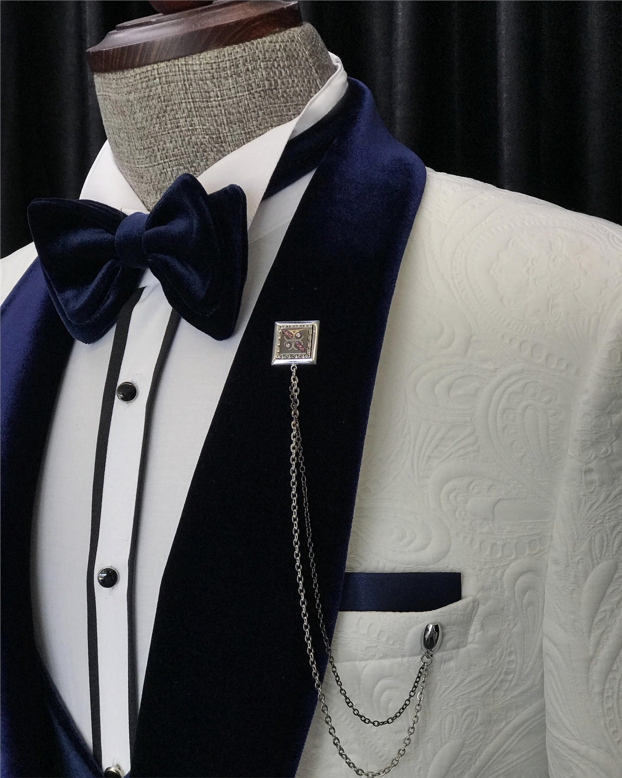 Elegant White Three-Piece Jacquard Suit with Navy Blue Shawl Lapel