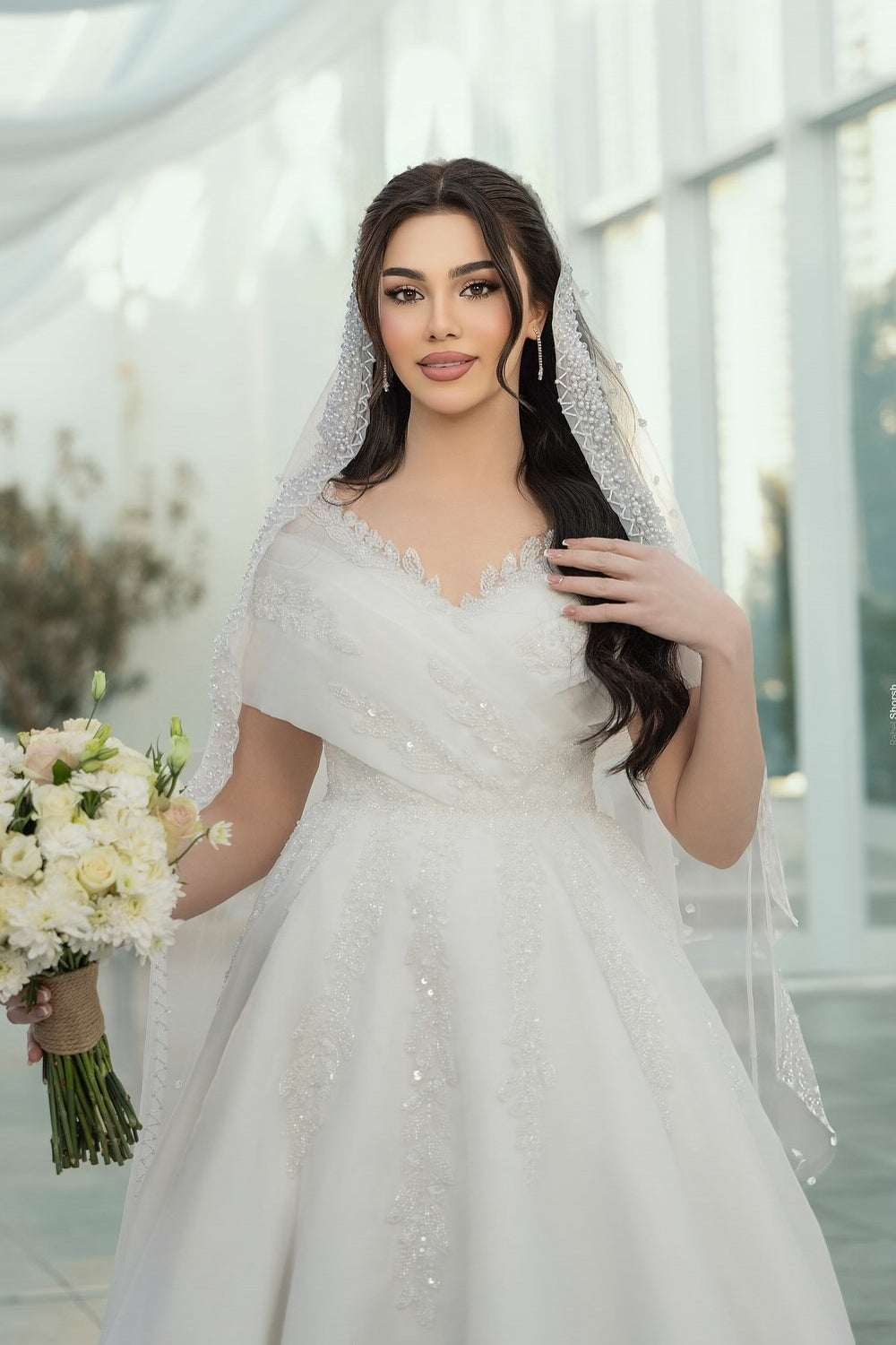 Elegant White V-Neck Off-The-Shoulder Sleeveless Sequined Long Chiffon Wedding Dresses with Appliques Elegant White V-Neck Off-The-Shoulder Sleeveless Sequined Long Chiffon Wedding Dresses with Appliques