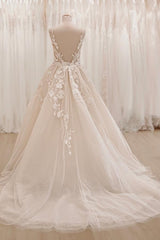 Elegant White V-Neck Spaghetti Strap Ball Gown Sleeveless Tulle Wedding Dresses With Appliques