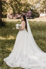 Elegant White A-Line V-Neck Spaghetti Strap Sleeveless Backless Lace Sweep Train Tulle Wedding Dresses With Appliques
