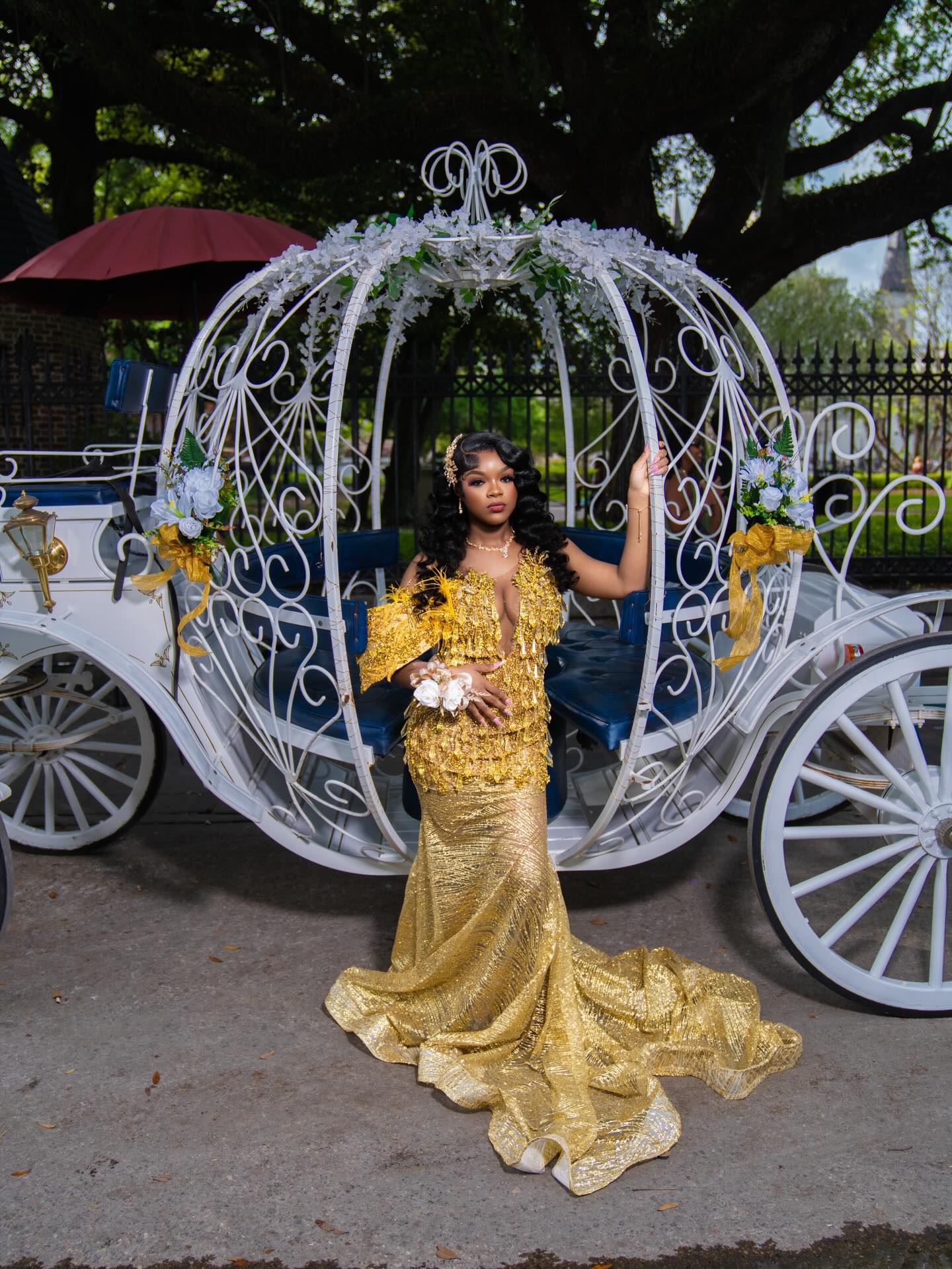 Exquisite Long Gold Sequin Prom Dress V-Neck Mermaid Formal Gown with Crystals