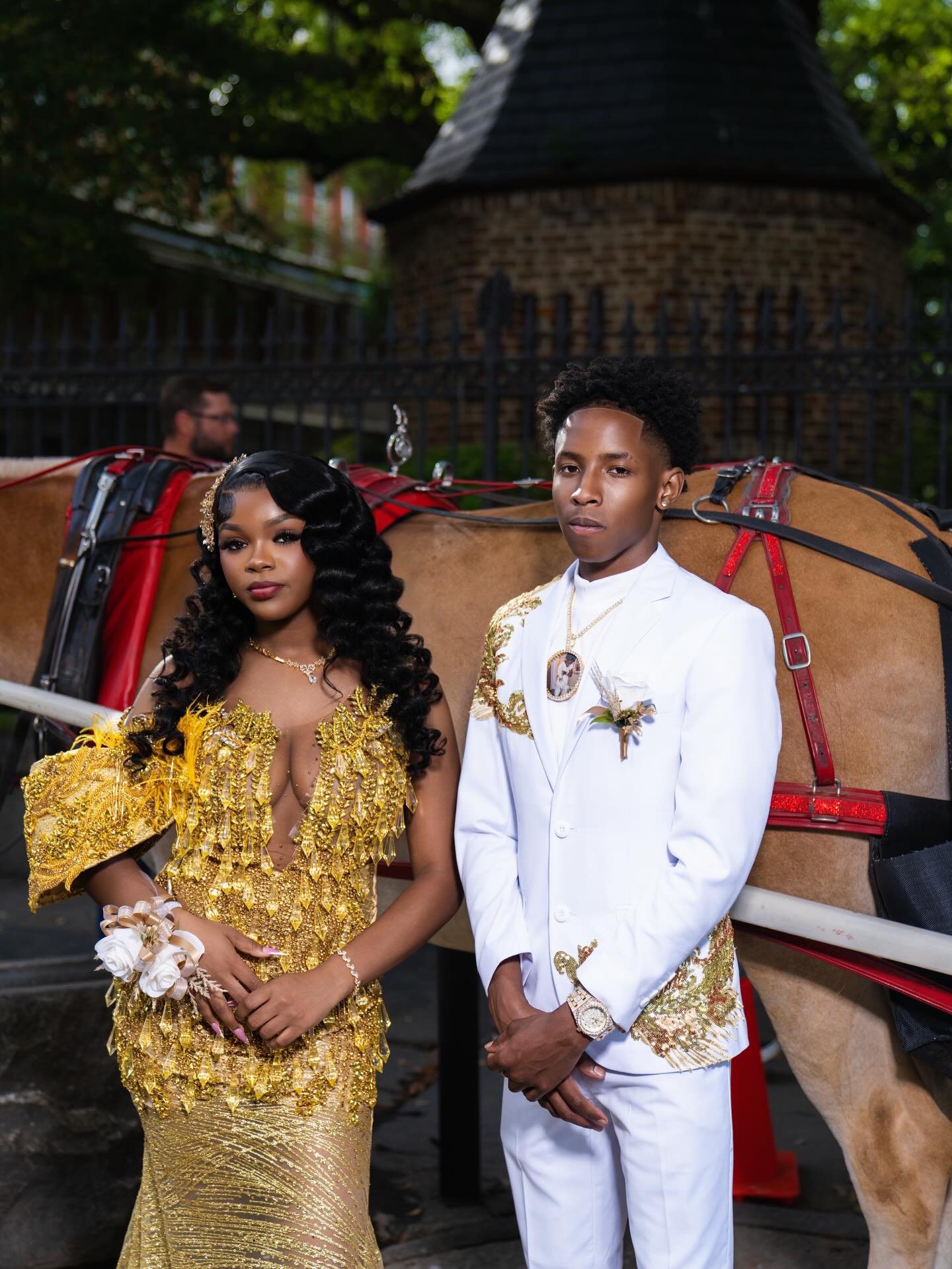 Exquisite Long Gold Sequin Prom Dress V-Neck Mermaid Formal Gown with Crystals