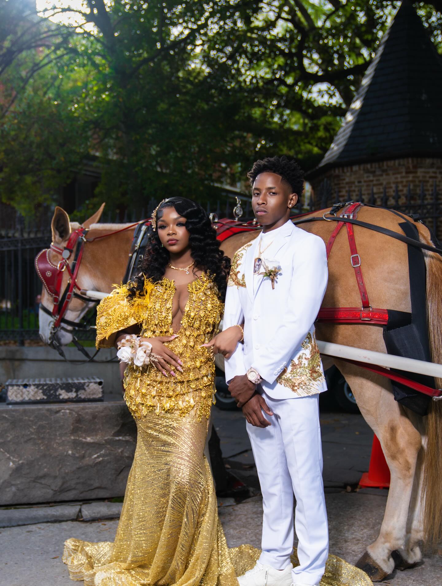 Exquisite Long Gold Sequin Prom Dress V-Neck Mermaid Formal Gown with Crystals