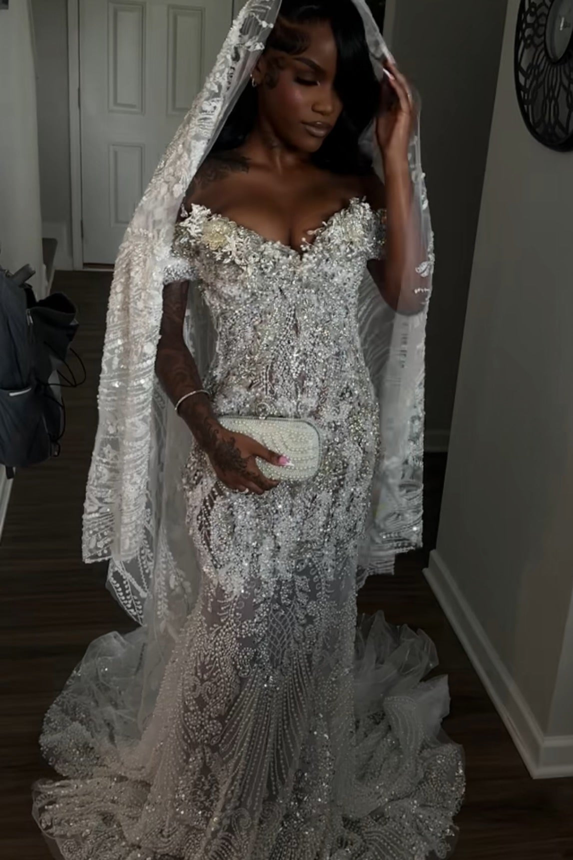 Exquisite Long White Off-the-shoulder Mermaid Sequined Lace Prom Dress with Beads and Veil