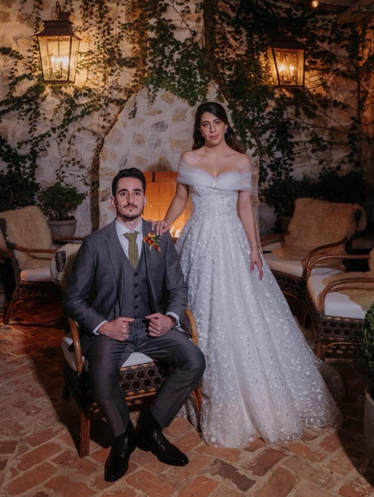 Fabulous White A-Line Lace Strapless Off-The-Shoulder Sleeveless Ball Gown Tulle Wedding Dresses