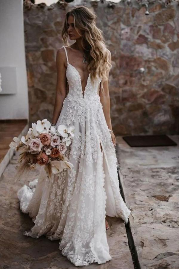 Fabulous White A-Line Spaghetti Strap V-neck Sleeveless Lace Sweep Train Tulle Wedding Dresses With High Slit