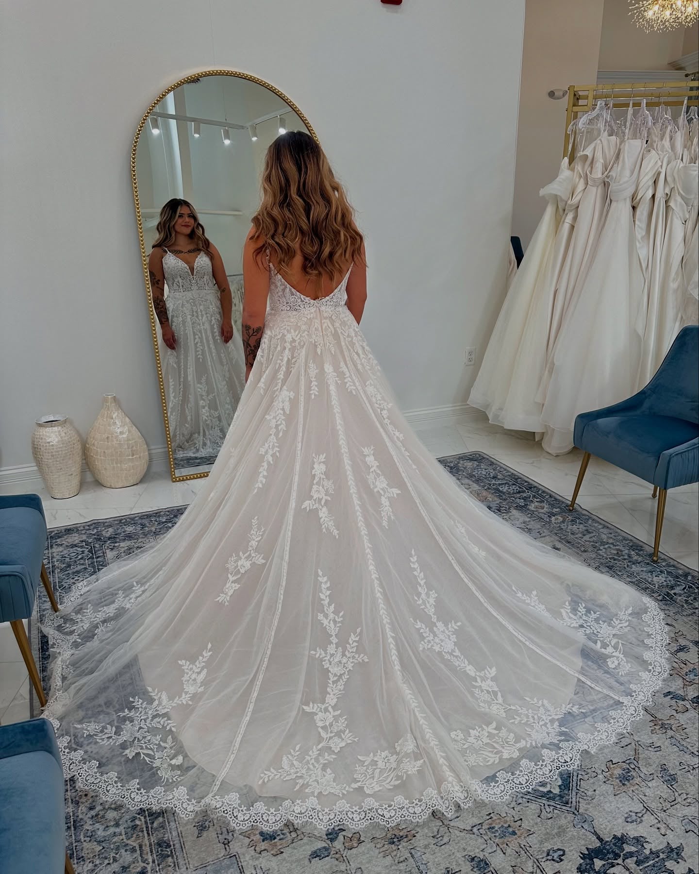 Fabulous White A-Line Spaghetti Straps V-Neck Sleeveless Lace Chapel Train Lace Wedding Dress With Appliques
