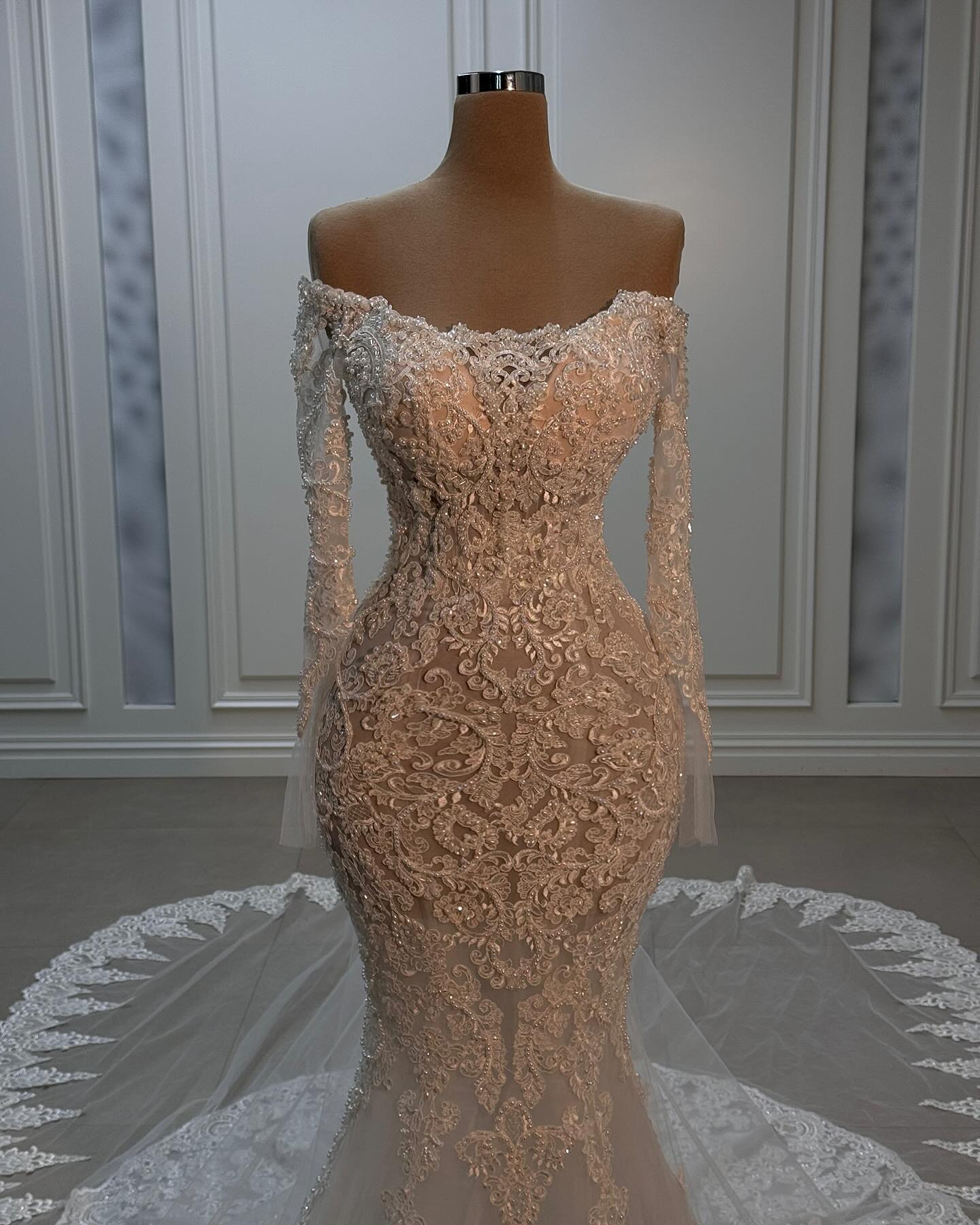 Fabulous White Mermaid Strapless Beaded Off-The-Shoulder Long Sleeve Chapel Train Lace Wedding Dresses