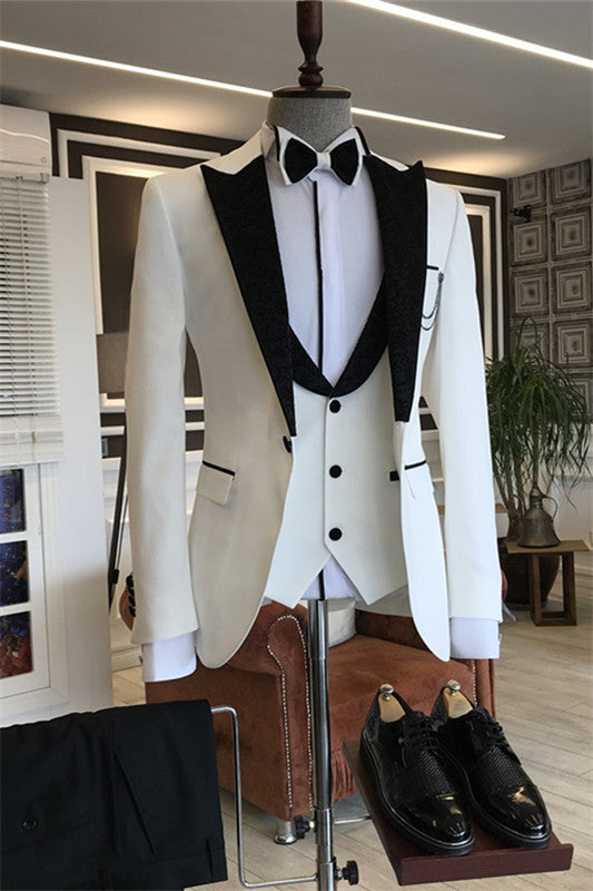 Fashion White Peaked Lapel Three-Piece Prom Suit
