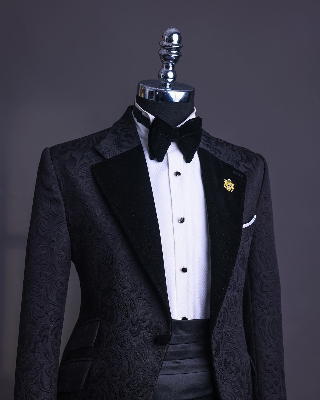 Fashionable Black Jacquard Notched Lapel Two-Piece Prom Suits