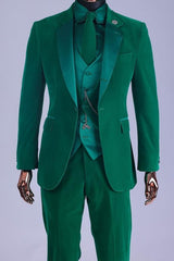 Fashionable Green Notched Lapel Three-Piece Velvet Prom Suits