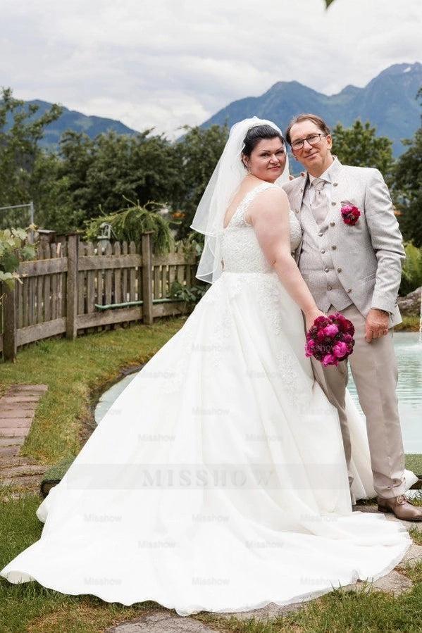 Fashionable Ivory V-Neck Sleeveless A-Line Wedding Dress with Appliques and Chapel Train