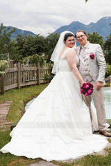 Fashionable Ivory V-Neck Sleeveless A-Line Wedding Dress with Appliques and Chapel Train