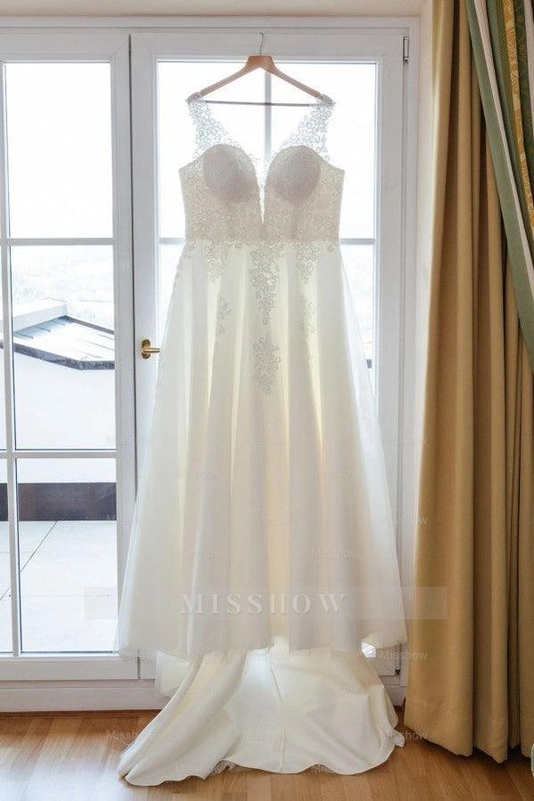 Fashionable Ivory V-Neck Sleeveless A-Line Wedding Dress with Appliques and Chapel Train