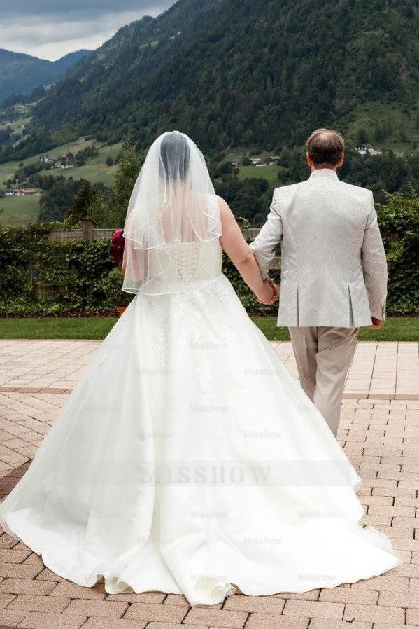 Fashionable Ivory V-Neck Sleeveless A-Line Wedding Dress with Appliques and Chapel Train