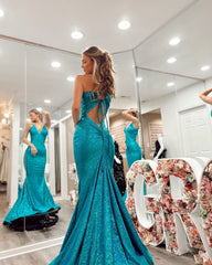 Fashionable Pool V-Neck Sleeveless Mermaid Prom Dress with Court Train