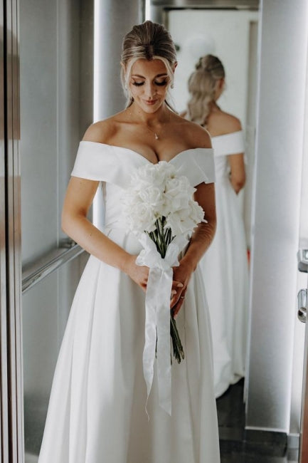 Fashionable White A-Line Off-the-shoulder Split Front Lace-up Long Wedding Dress Panel Train