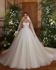 Fashionable White Sweetheart Ball Gown Illusion Sleeveless Sweep Train Tulle Wedding Dresses With Rhinestones