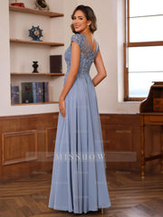 Floor-Length A-Line Mother of the Bride Dress with Scoop Neck and Short Sleeves Featuring Appliques