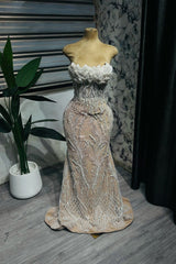 Gorgeous Long Mermaid Lace Beaded Strapless Prom Dress with Pearls