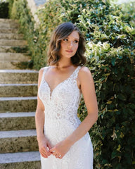 Ivory Lace Applique Mermaid Wedding Dress V-Neck Sleeveless Open Back Sweep Train Bridal Gown