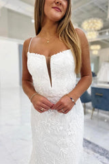 Ivory Lace Mermaid Wedding Dress Spaghetti Straps Deep V-Neck Illusion Bodice 3D Leaf Applique Open Back Chapel Train Bridal Gown
