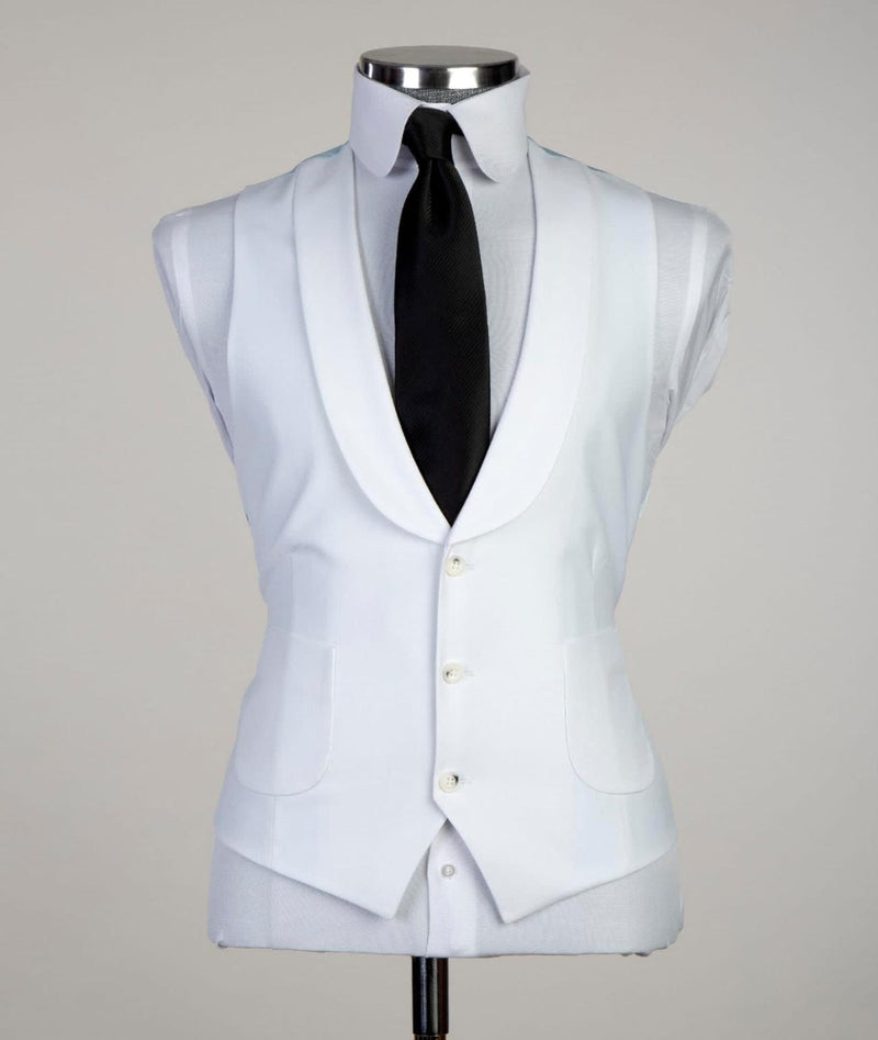 Latest White Peaked Lapel Three-Piece Business Men’s Suit