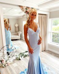 Light Blue Satin Mermaid Evening Dress V-Neck Spaghetti Straps Floral Lace Appliqué Formal Gown