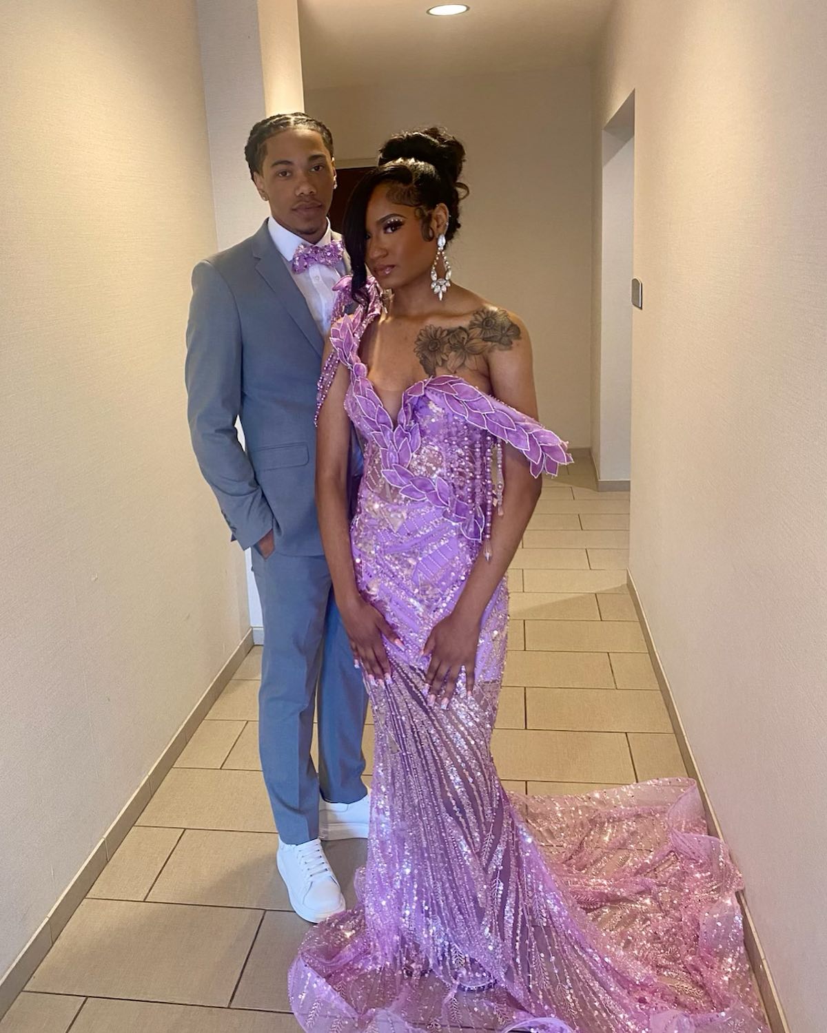 Lilac Mermaid Prom Dress Off Shoulder Deep V Sweetheart 3D Purple Leaf Petal Applique Crystal Chain Fringe Tassel All-Over Sequin Geometric Wave Rhinestone Beaded Court Train Gown