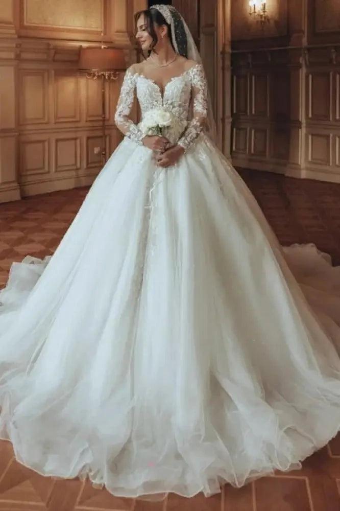 Luxurious Long White Scoop Neck A-line Tulle Lace Wedding Dress with Long Sleeves
