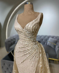 Luxury Champagne V-Neck Sleeveless Sequined Beaded Ruffles Detachable Train Tulle Evening Dress With Appliques