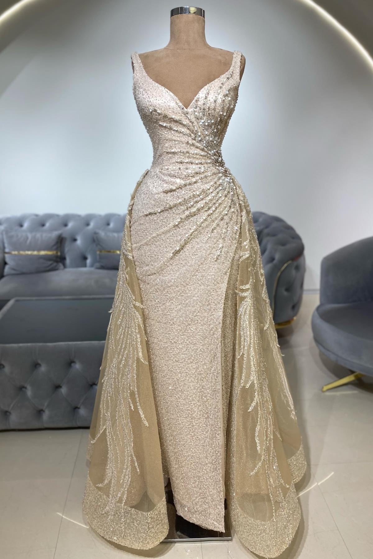 Luxury Champagne V-Neck Sleeveless Sequined Beaded Ruffles Detachable Train Tulle Evening Dress With Appliques