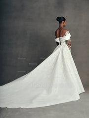 Luxury Long Mermaid White Long Sleeves Beaded Lace Wedding Dress with Detachable Train